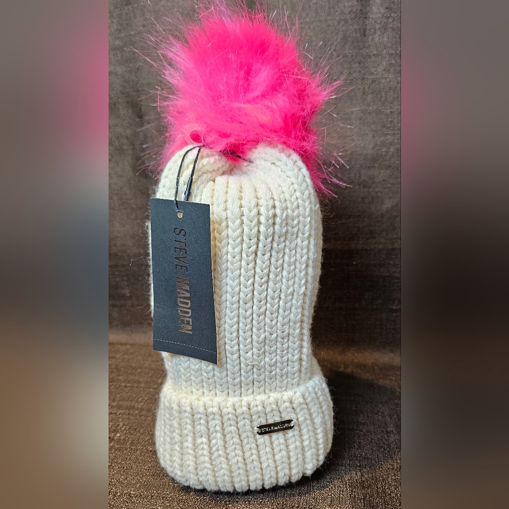 NWT - Steve Madden - Women's Beanie Hat. Light beige with pink pom pom. NEW